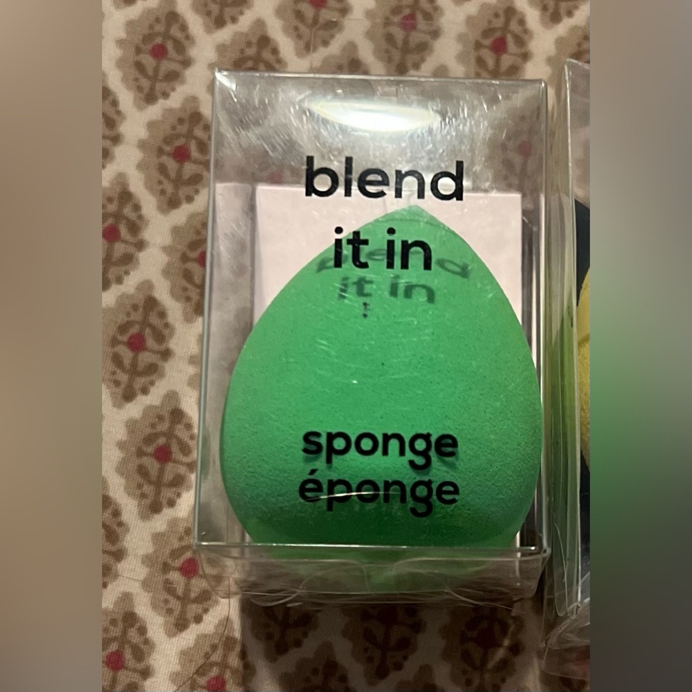 Ardene’s Makeup Blender Green Sponge